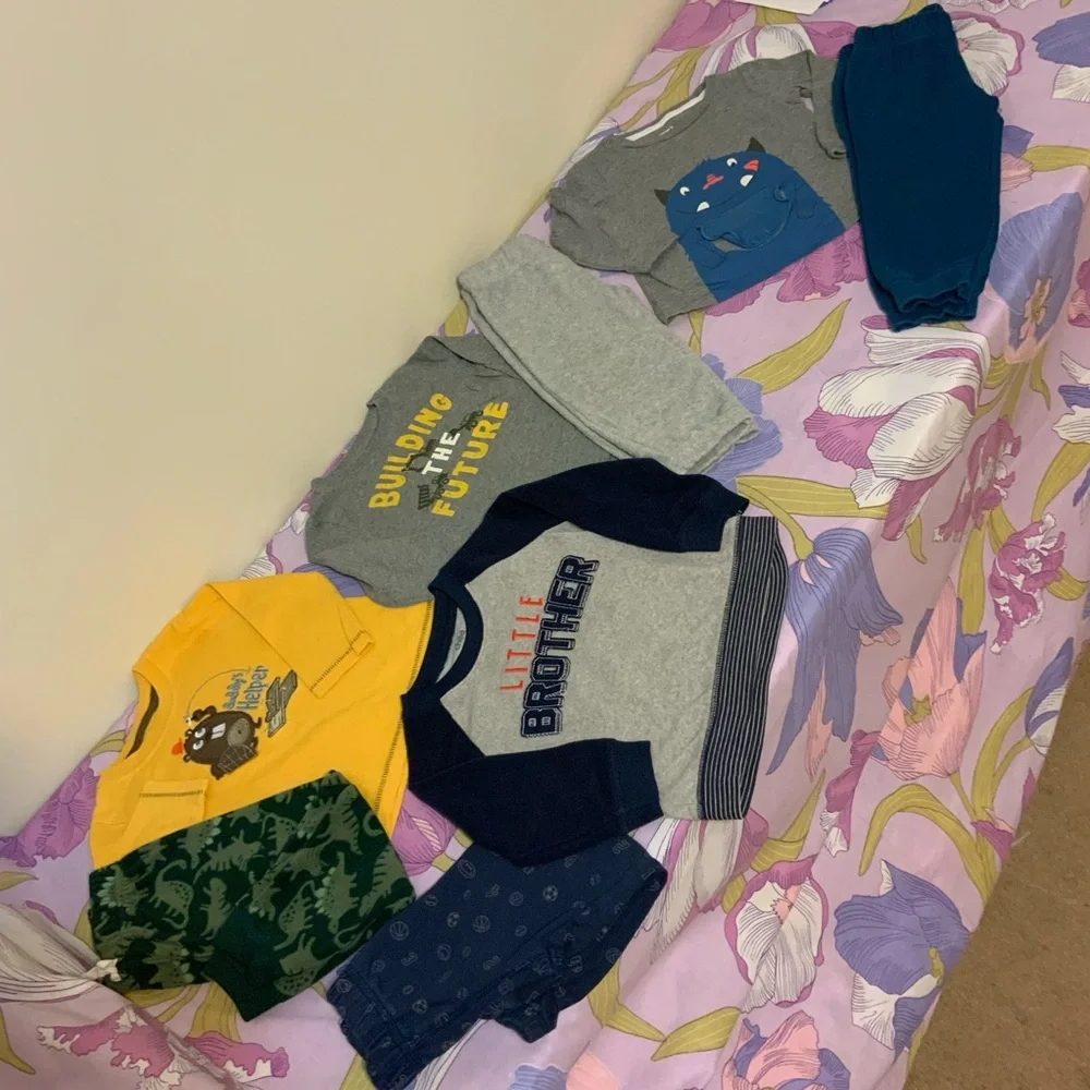 EUC Lot 8 Pz  Toddler 4 Sets Pants Sweater & Tee 24M  Carter’s
